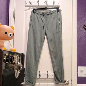 sage green pants ♧